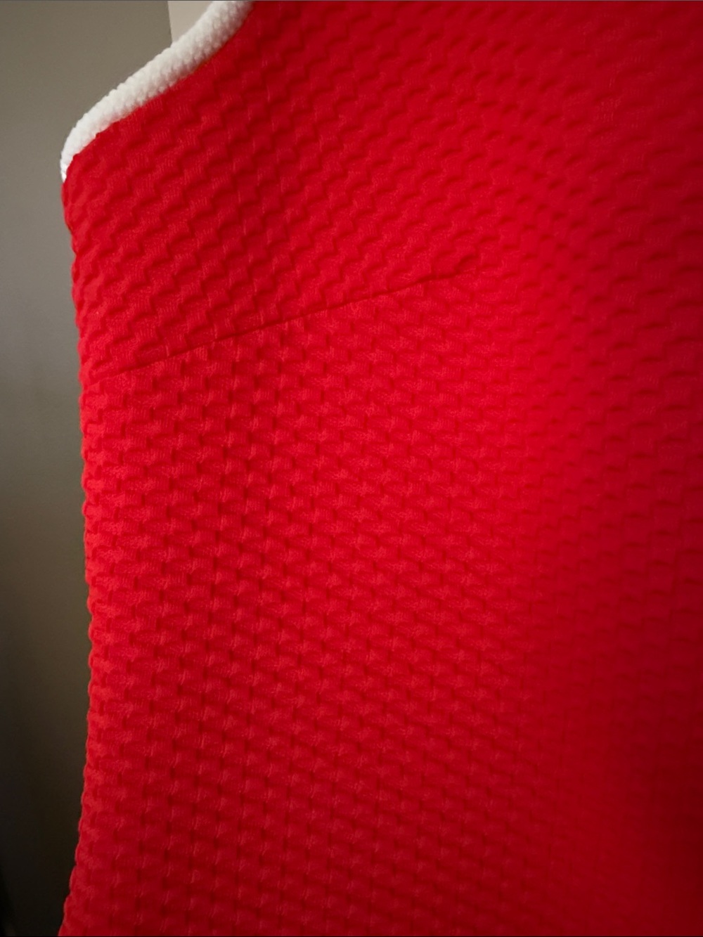 Sleeveless Red Shift Dress with White Trim - Picture 3 of 5